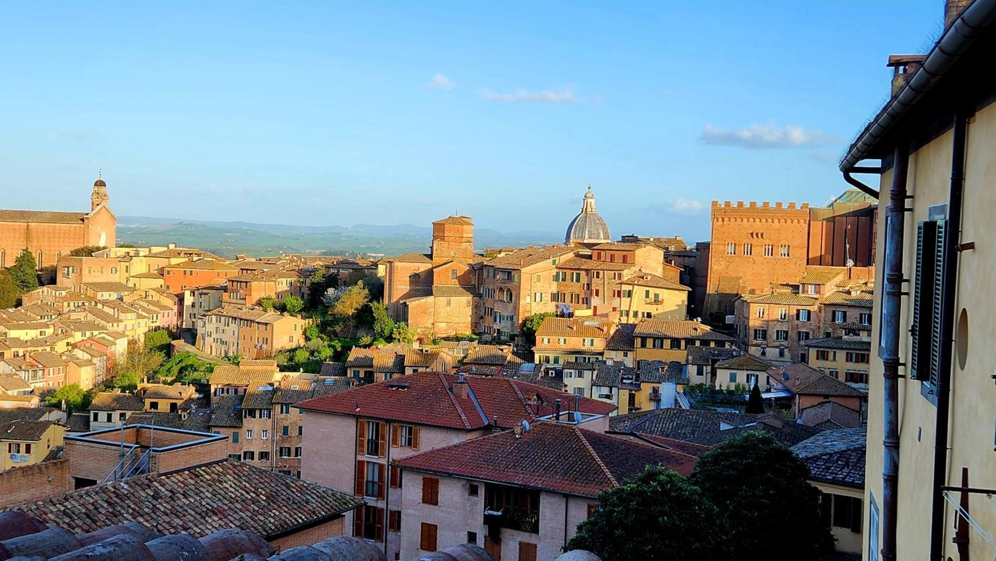 Ferienwohnung La Dimora Di Amedeo Siena Exterior foto